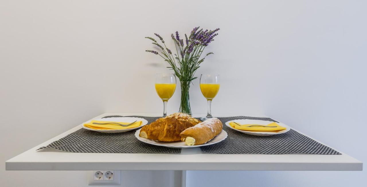 Apartmani Ujakovic Kaštela Esterno foto