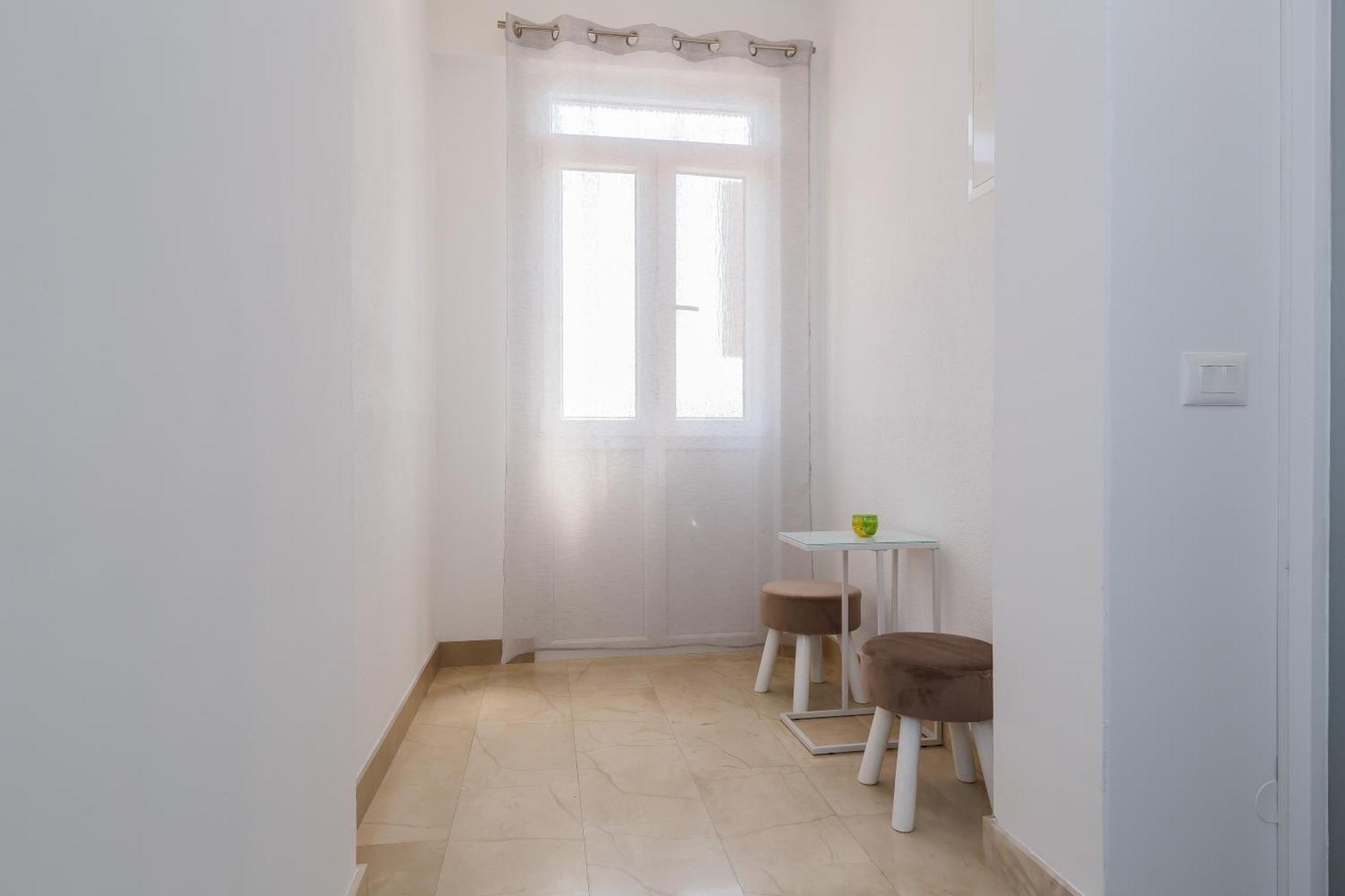 Apartmani Ujakovic Kaštela Esterno foto