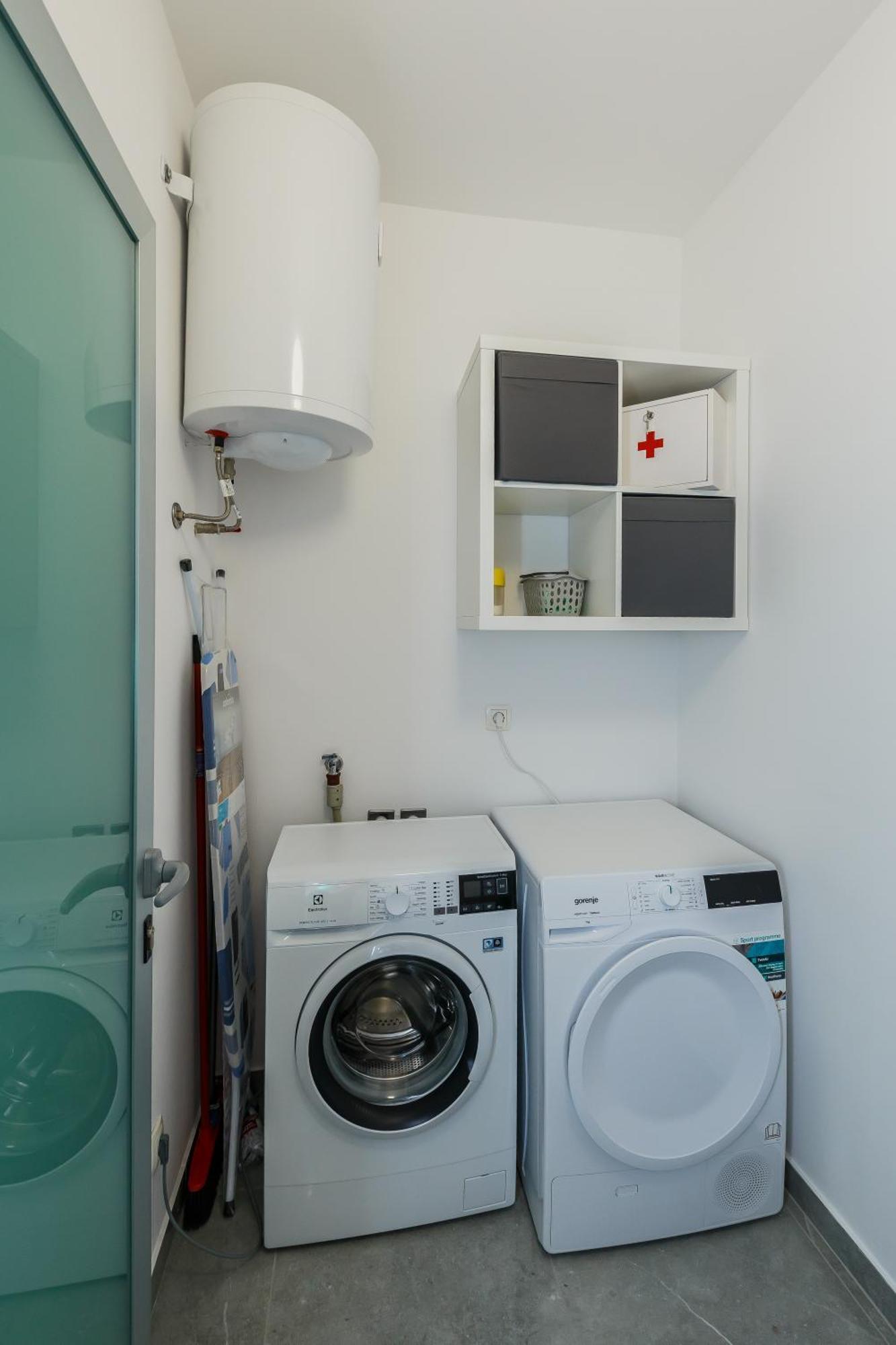 Apartmani Ujakovic Kaštela Esterno foto