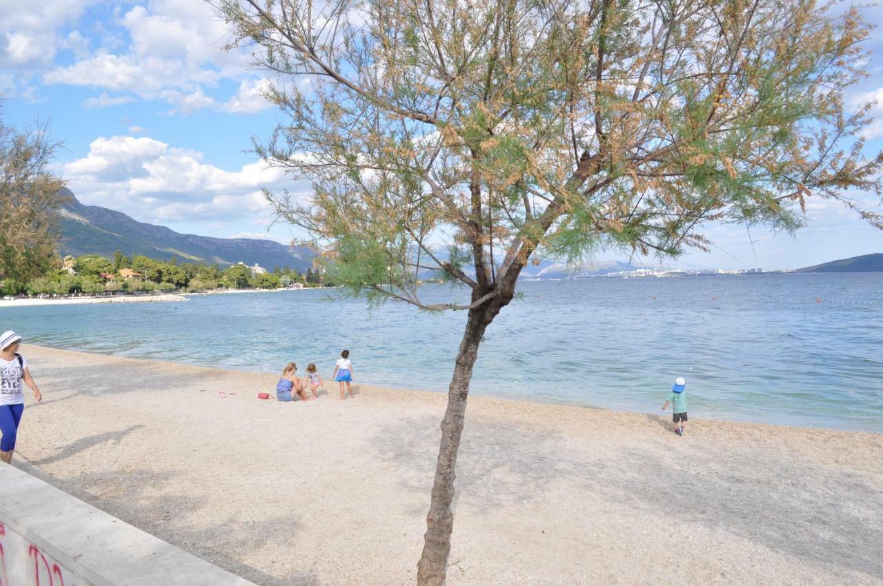 Apartmani Ujakovic Kaštela Esterno foto