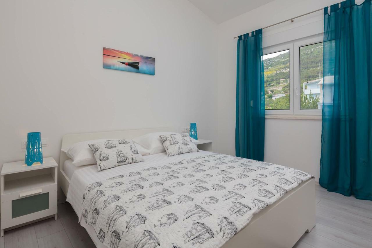 Apartmani Ujakovic Kaštela Esterno foto