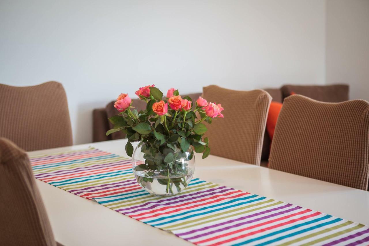 Apartmani Ujakovic Kaštela Esterno foto