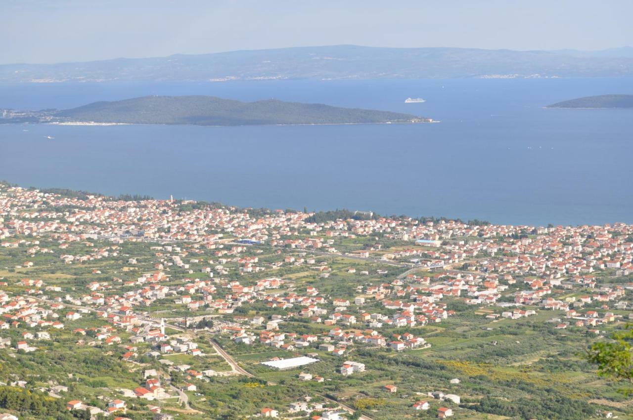 Apartmani Ujakovic Kaštela Esterno foto