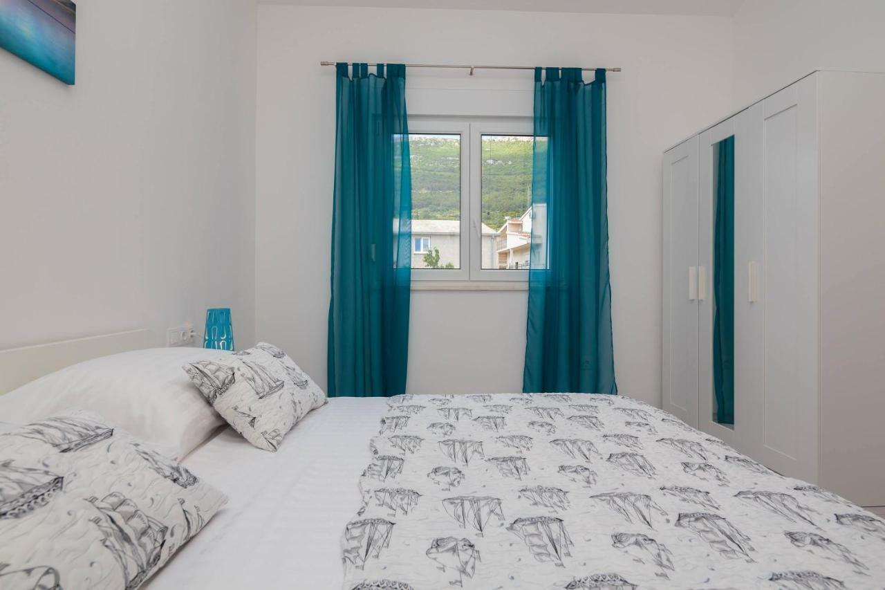 Apartmani Ujakovic Kaštela Esterno foto