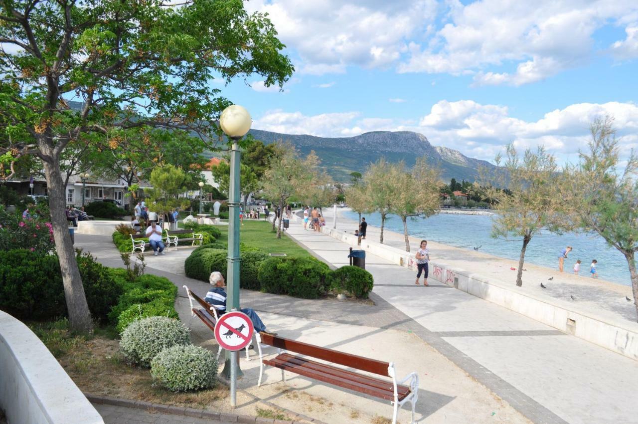 Apartmani Ujakovic Kaštela Esterno foto