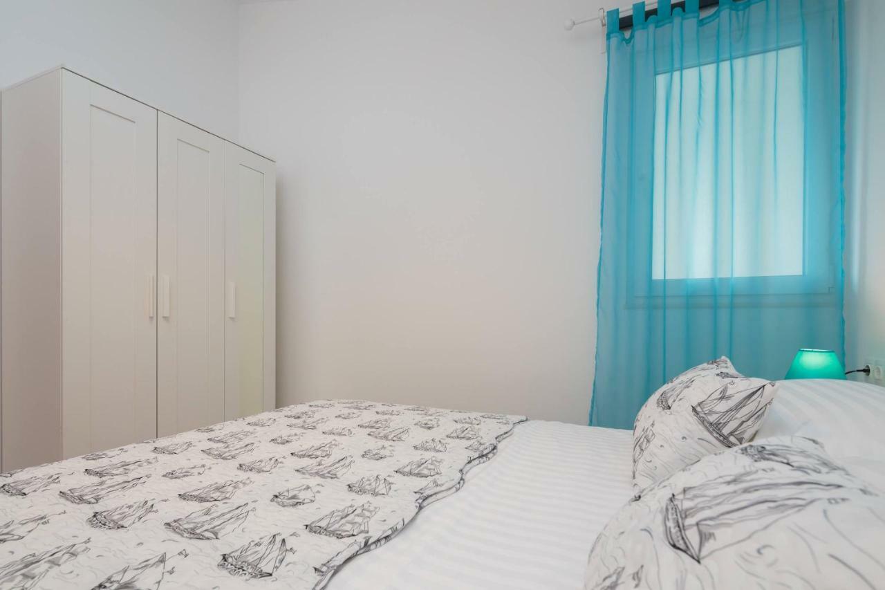 Apartmani Ujakovic Kaštela Esterno foto