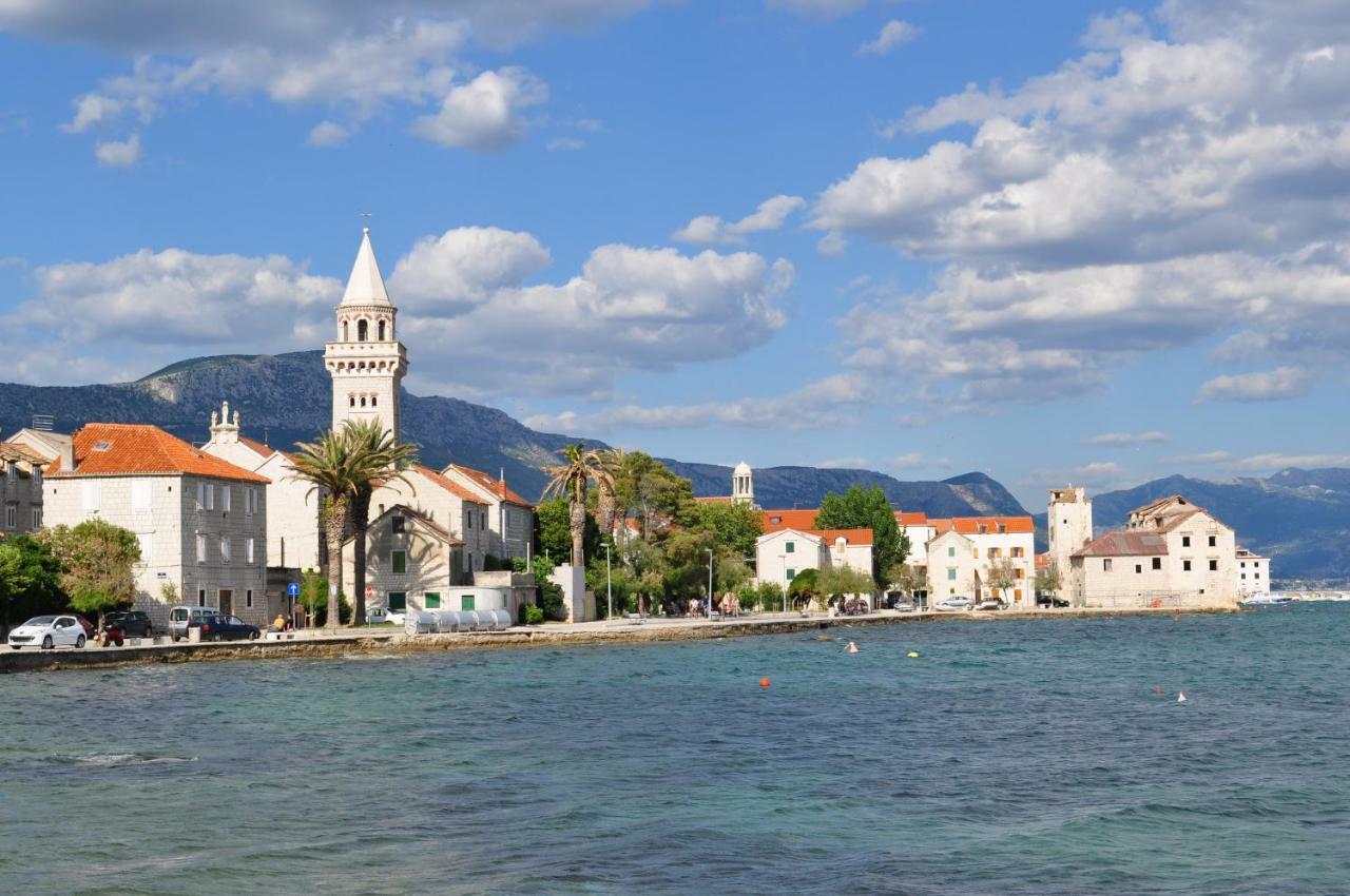 Apartmani Ujakovic Kaštela Esterno foto