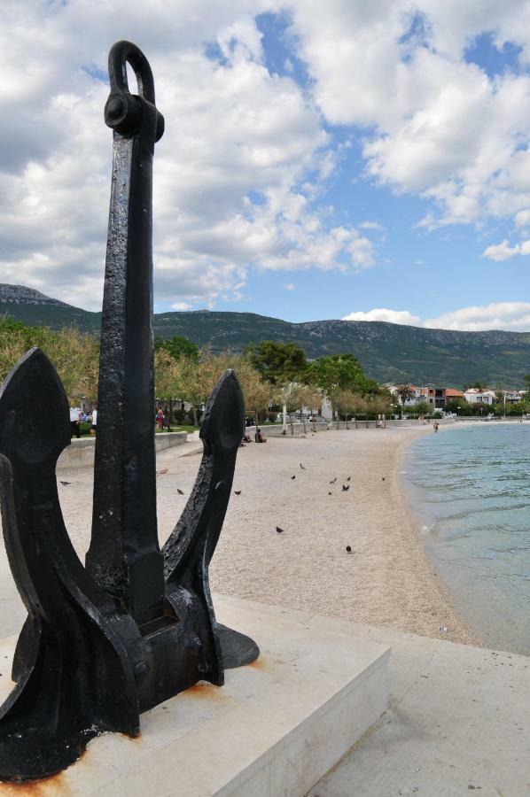 Apartmani Ujakovic Kaštela Esterno foto