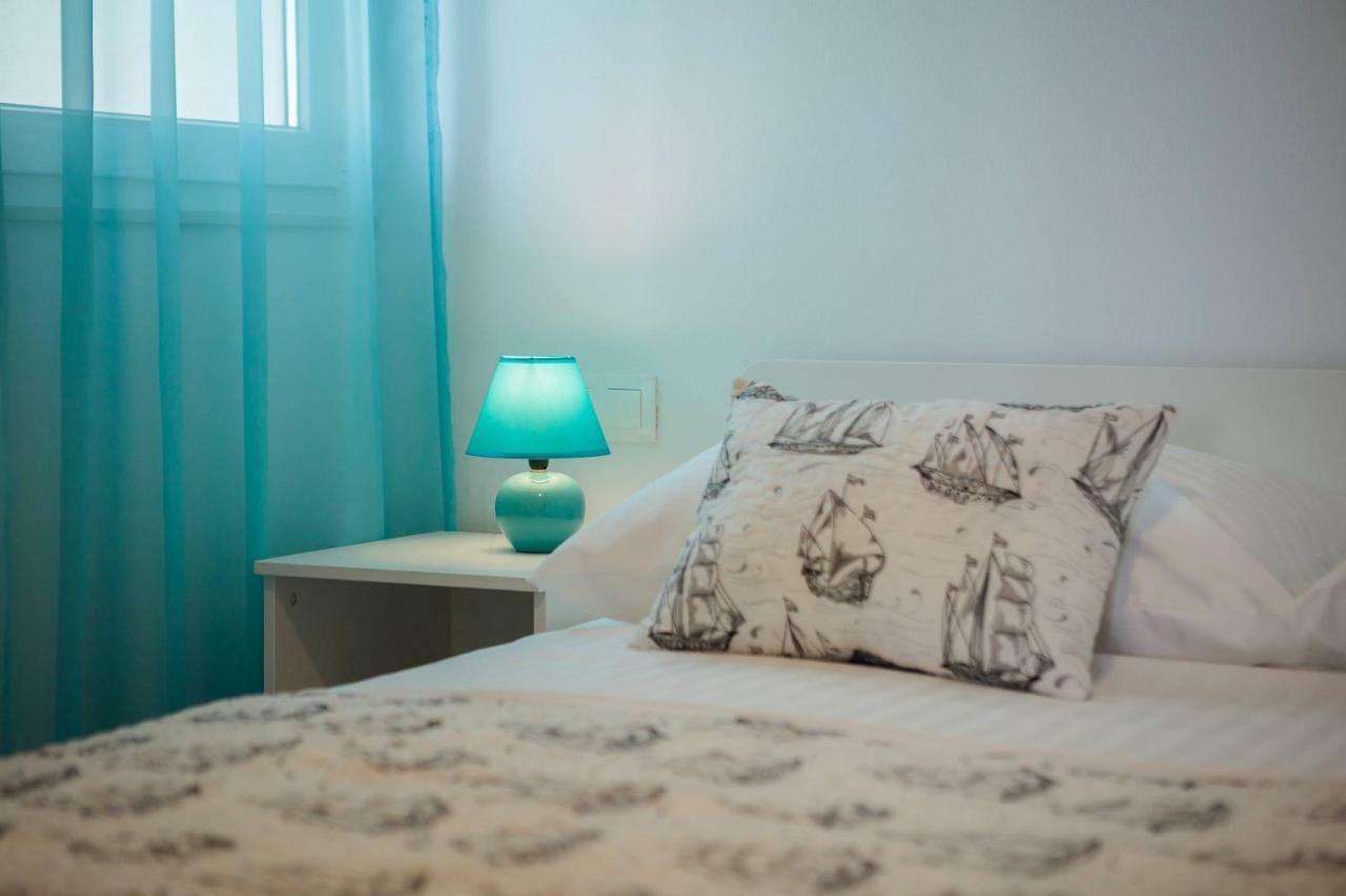 Apartmani Ujakovic Kaštela Esterno foto